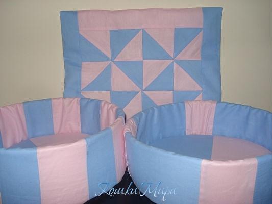 Это наборчик для котеек - две лежаночки и коврик